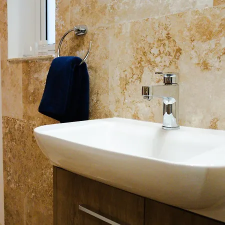 New In By People & Places Appartement *