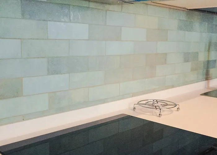 Charming In By People & Places 斯利马