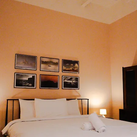 Appartement Charming In By People & Places